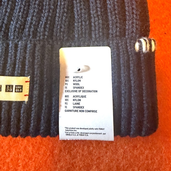 Anya Hindmarch Uniqlo collab navy touch of wool heattech knitted beanie hat NWT - Picture 7 of 10